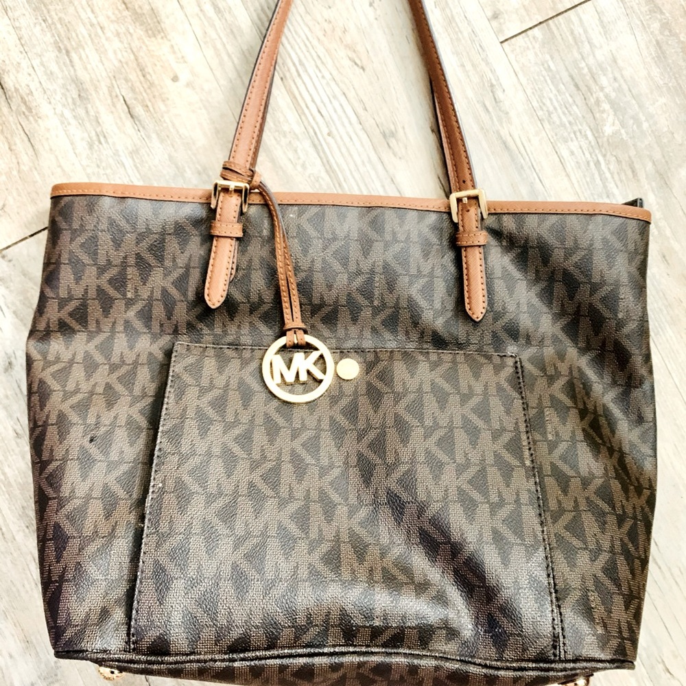 Michael kors signature jet set leather tote